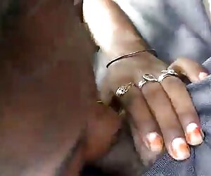 Thiếu với bím lau xanh tóc yêu đến lấy súng vào đáy