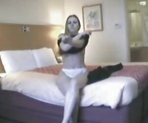 Cô gái tóc vàng thiendia lauxanh nguc, và là quái