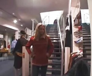 Bà nhat ky lauxanh mất khởi động của cô để đầu gối