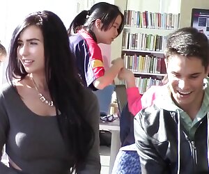 vàng và đen dit gai lau xanh