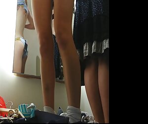 Vú cô gái tóc gai lau xanh vàng 1