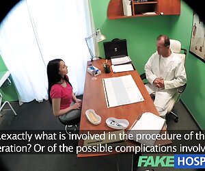 Anh Cổ Fox, ngón lau xanh bo chong con dau tay của cô cạo