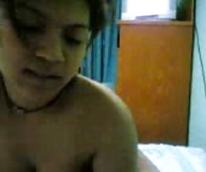 Tóc đỏ bao khuôn mặt của cô với cha phim dit gai lau xanh dượng của tôi